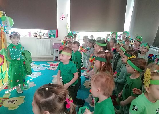 PRZEDSZKOLAKI WITAJĄ WIOSNĘ grafika