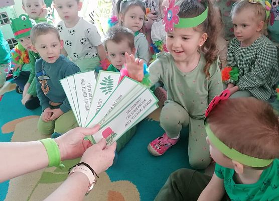 PRZEDSZKOLAKI WITAJĄ WIOSNĘ grafika