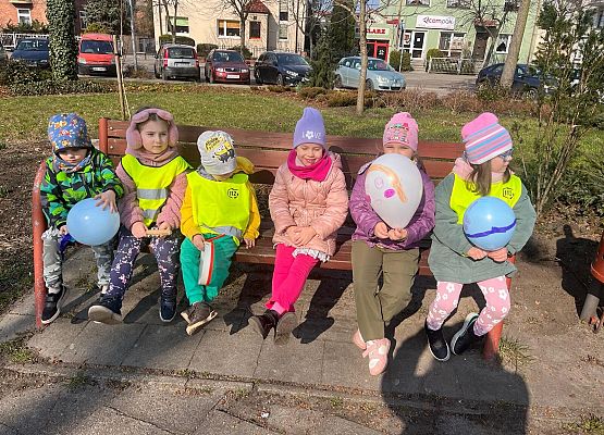 PRZEDSZKOLAKI WITAJĄ WIOSNĘ grafika