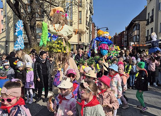 PRZEDSZKOLAKI WITAJĄ WIOSNĘ grafika