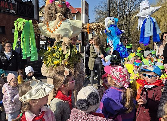 PRZEDSZKOLAKI WITAJĄ WIOSNĘ grafika