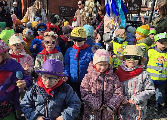 PRZEDSZKOLAKI WITAJĄ WIOSNĘ grafika