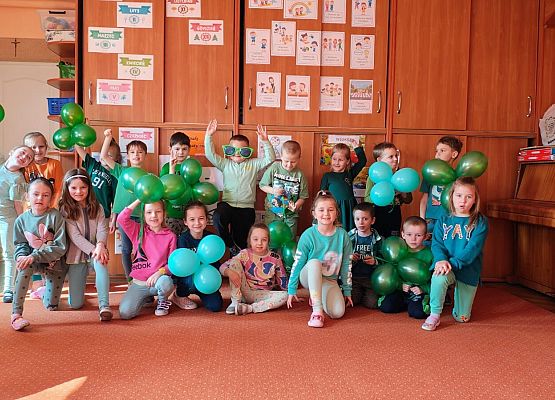 PRZEDSZKOLAKI WITAJĄ WIOSNĘ grafika