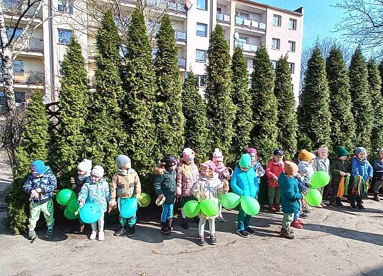 PRZEDSZKOLAKI WITAJĄ WIOSNĘ grafika