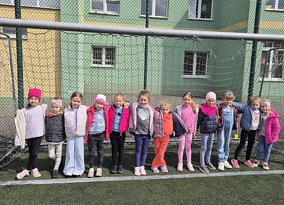 KOTKI ZWIEDZAJA TEREN SZKOŁY NR8 W LĘBORKU grafika