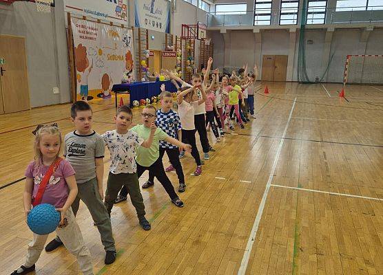 ZAWODY SPORTOWE W SZKOLE  PODSTAWOWEJ NR 7 W LĘBORKU grafika