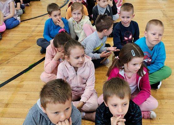 ZAWODY SPORTOWE W SZKOLE  PODSTAWOWEJ NR 7 W LĘBORKU grafika