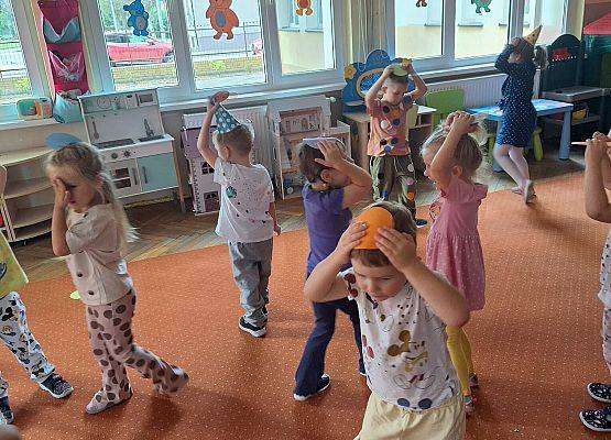 DZIEŃ KROPKI W PRZEDSZKOLU grafika