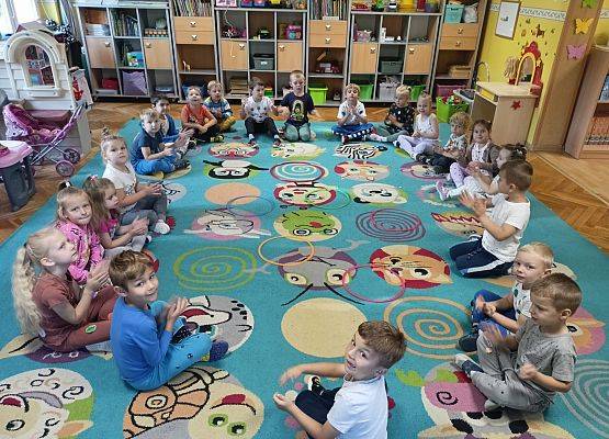 DZIEŃ KROPKI W PRZEDSZKOLU grafika