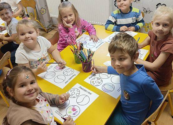 DZIEŃ KROPKI W PRZEDSZKOLU grafika