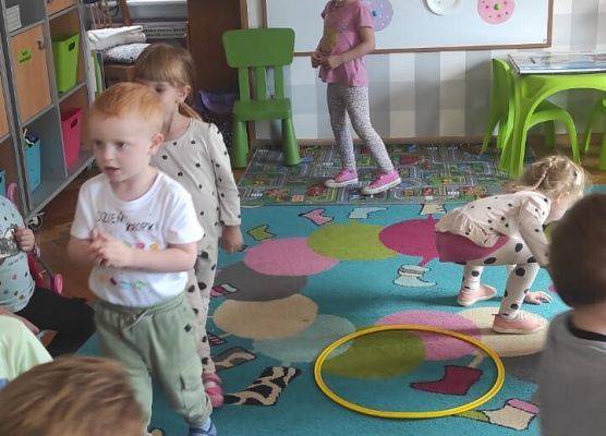 DZIEŃ KROPKI W PRZEDSZKOLU grafika