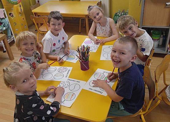 DZIEŃ KROPKI W PRZEDSZKOLU grafika