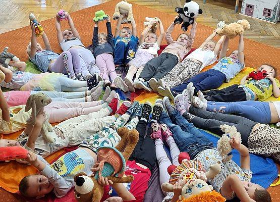 DZIEŃ  PRZEDSZKOLAKA  PEŁEN  ZABAW grafika