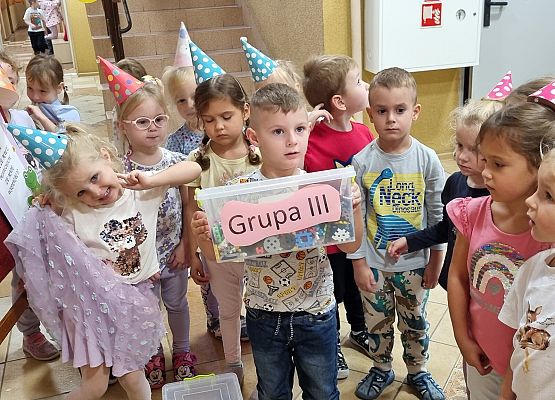 DZIEŃ  PRZEDSZKOLAKA  PEŁEN  ZABAW grafika