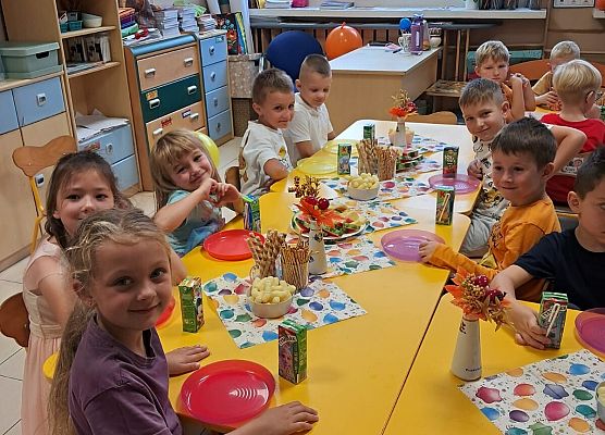 DZIEŃ  PRZEDSZKOLAKA  PEŁEN  ZABAW grafika