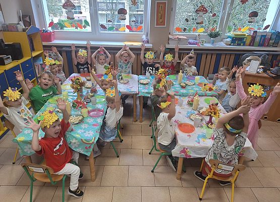 DZIEŃ  PRZEDSZKOLAKA  PEŁEN  ZABAW grafika
