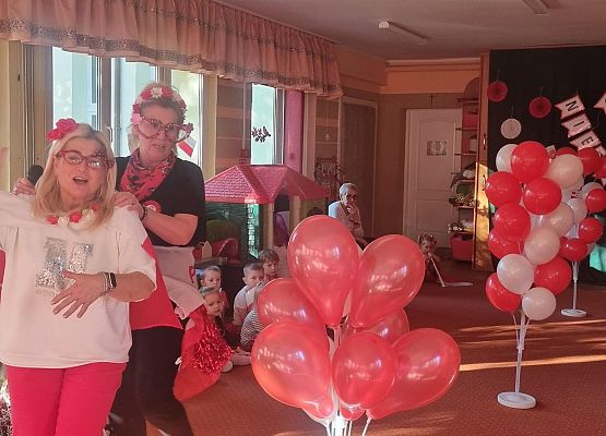 DZIEŃ  W  STROJACH  BIAŁO - CZERWONYCH grafika