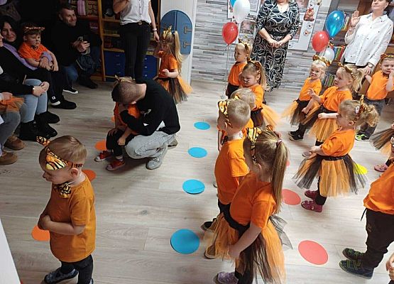 PASOWANIE NA MALUCHA W TYGRYSKACH grafika