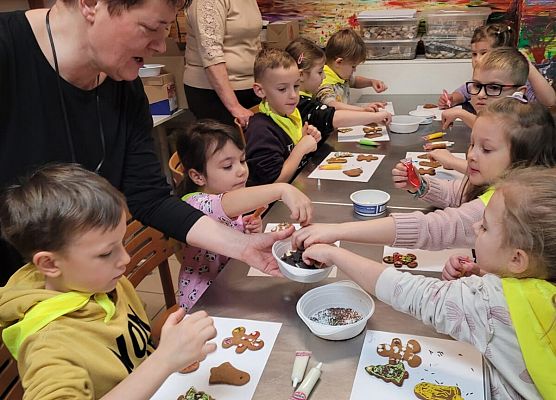 PINGWINKI I MOTYLKI NA WARSZTATACH ZDOBIENIA PIERNIKÓW grafika