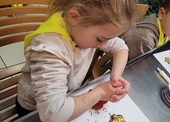 PINGWINKI I MOTYLKI NA WARSZTATACH ZDOBIENIA PIERNIKÓW grafika