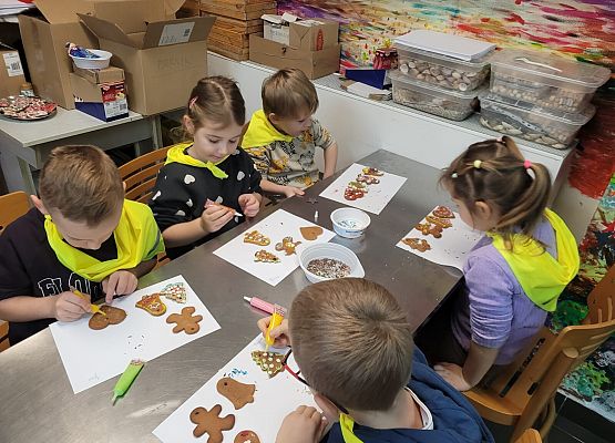 PINGWINKI I MOTYLKI NA WARSZTATACH ZDOBIENIA PIERNIKÓW grafika