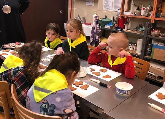 PINGWINKI I MOTYLKI NA WARSZTATACH ZDOBIENIA PIERNIKÓW grafika