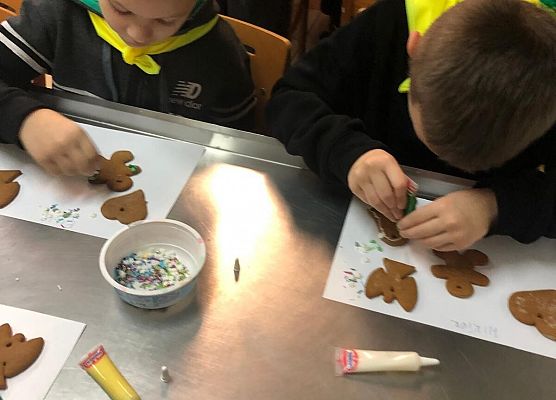 PINGWINKI I MOTYLKI NA WARSZTATACH ZDOBIENIA PIERNIKÓW grafika