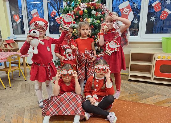 WESOŁE  MIKOŁAJKI  W  PRZEDSZKOLU grafika