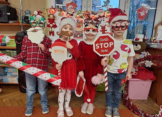 WESOŁE  MIKOŁAJKI  W  PRZEDSZKOLU grafika