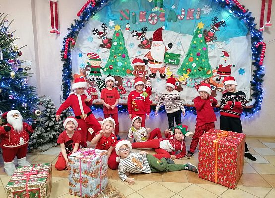 WESOŁE  MIKOŁAJKI  W  PRZEDSZKOLU grafika