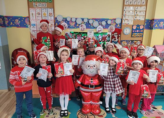 WESOŁE  MIKOŁAJKI  W  PRZEDSZKOLU grafika