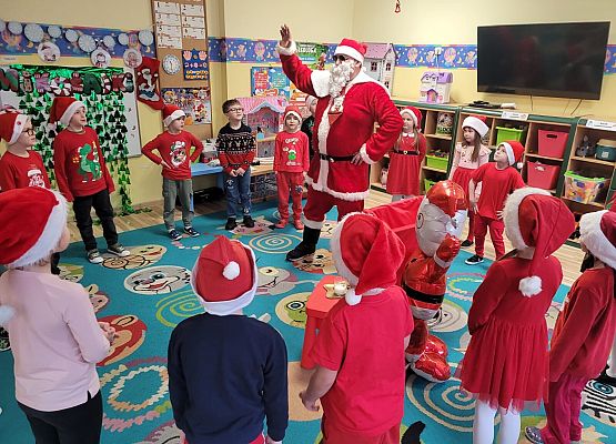 WESOŁE  MIKOŁAJKI  W  PRZEDSZKOLU grafika