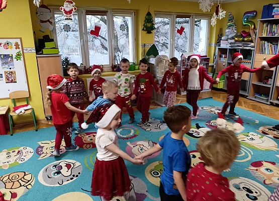 WESOŁE  MIKOŁAJKI  W  PRZEDSZKOLU grafika