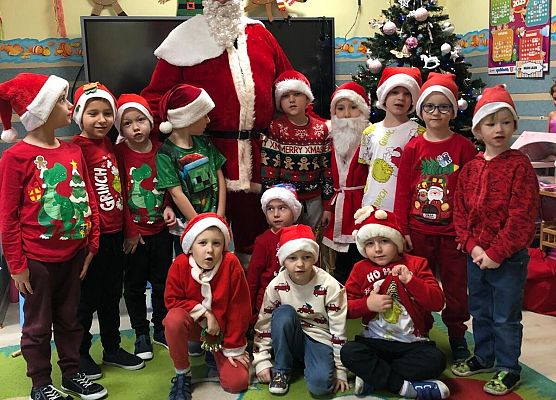 WESOŁE  MIKOŁAJKI  W  PRZEDSZKOLU grafika