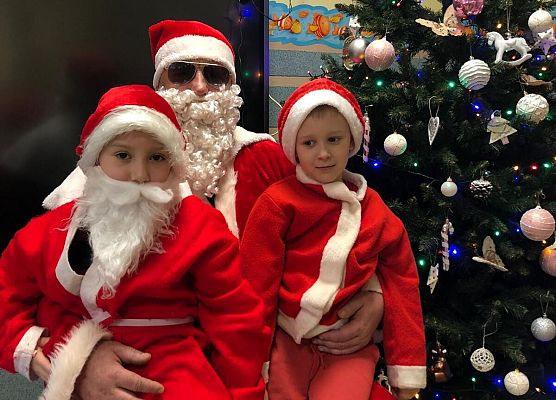 WESOŁE  MIKOŁAJKI  W  PRZEDSZKOLU grafika