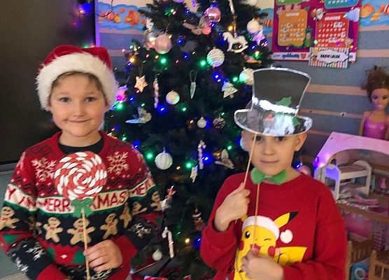 WESOŁE  MIKOŁAJKI  W  PRZEDSZKOLU grafika