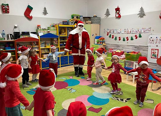 WESOŁE  MIKOŁAJKI  W  PRZEDSZKOLU grafika