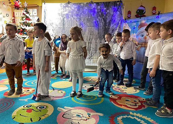 KRASNOLUDKI W OCZEKIWANIU NA ŚWIĘTA grafika