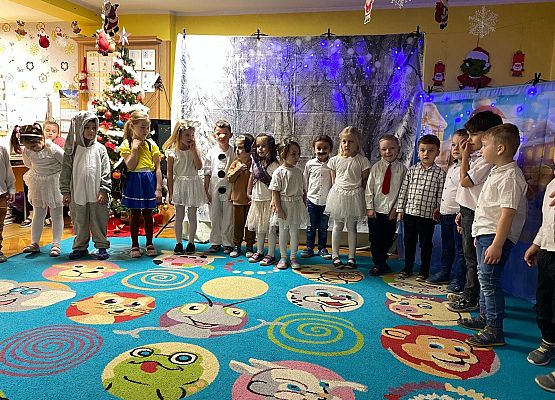 KRASNOLUDKI W OCZEKIWANIU NA ŚWIĘTA grafika