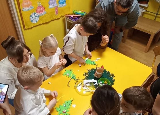 KRASNOLUDKI W OCZEKIWANIU NA ŚWIĘTA grafika