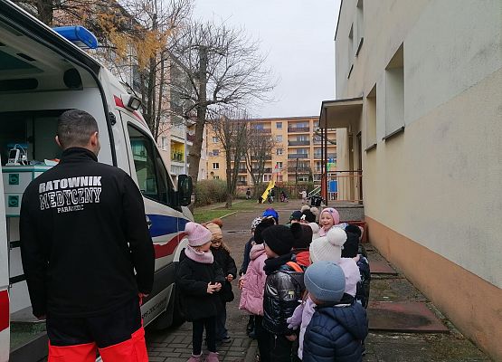 SPOTKANIE Z RATOWNIKIEM MEDYCZNYM grafika