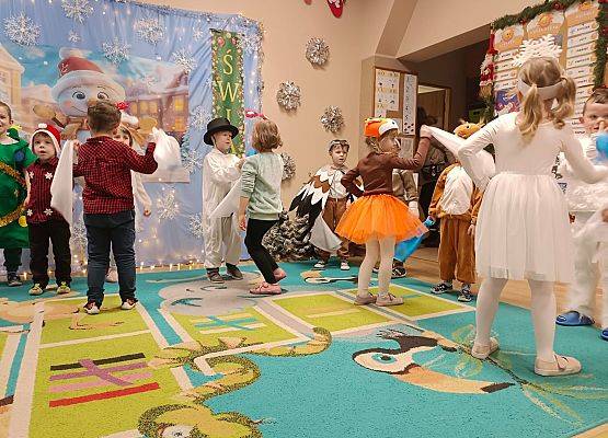 ZIMOWE  SPOTKANIE  Z  RODZICAMI  U  SŁONECZEK grafika