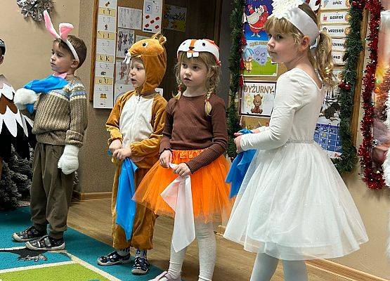 ZIMOWE  SPOTKANIE  Z  RODZICAMI  U  SŁONECZEK grafika