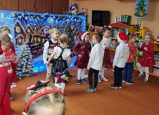 MISIAKI  W  OCZEKIWANIU  NA  ŚWIĘTA grafika