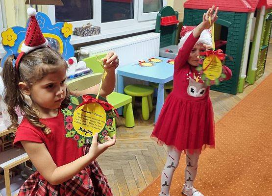 MISIAKI  W  OCZEKIWANIU  NA  ŚWIĘTA grafika