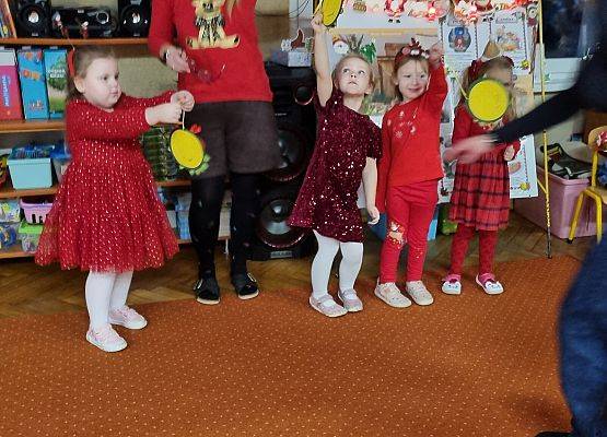 MISIAKI  W  OCZEKIWANIU  NA  ŚWIĘTA grafika