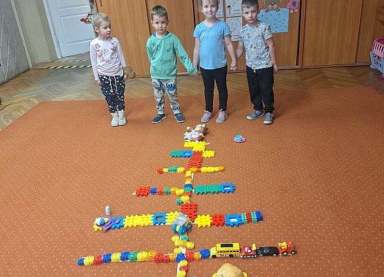 MISIAKI  W  OCZEKIWANIU  NA  ŚWIĘTA grafika