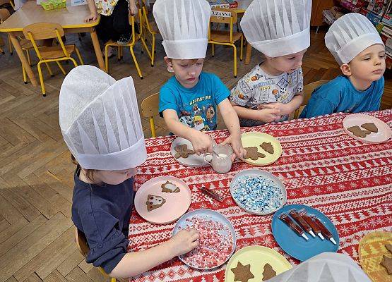 MISIAKI  W  OCZEKIWANIU  NA  ŚWIĘTA grafika