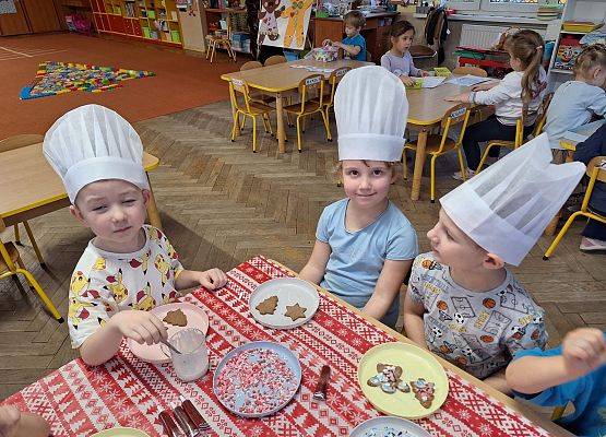 MISIAKI  W  OCZEKIWANIU  NA  ŚWIĘTA grafika