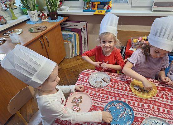 MISIAKI  W  OCZEKIWANIU  NA  ŚWIĘTA grafika